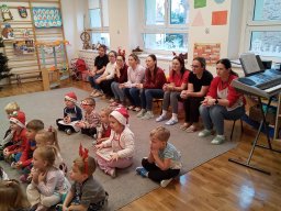 2025-12-02 Piernikowo i lukrowo u Biedronek